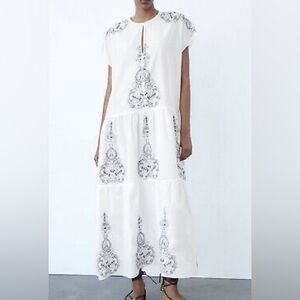 Zara women’s white maxi dress size small